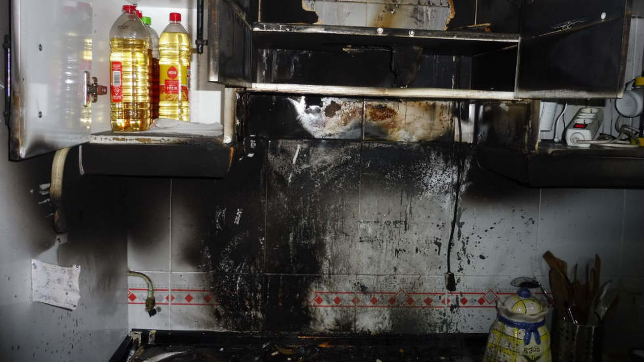 Dos policías de Fuenlabrada, heridos al evacuar a dos ancianos en un incendio