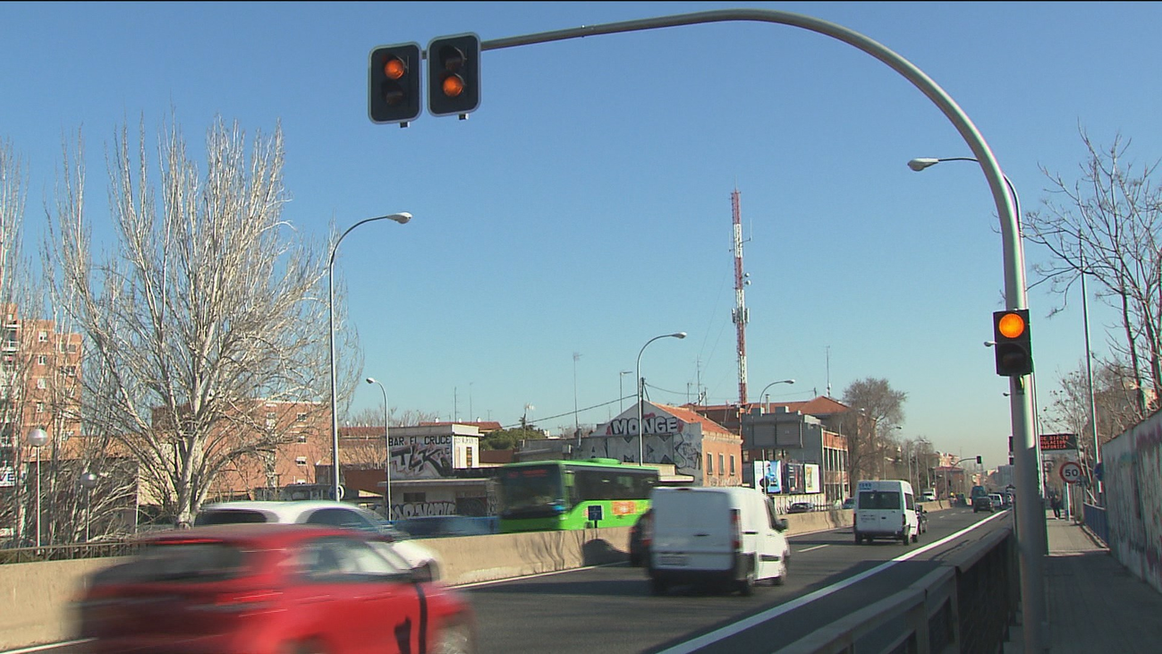 Gonzalo pide paralizar los semáforos de la A-5 pero Sabanés descarta problemas de tráfico