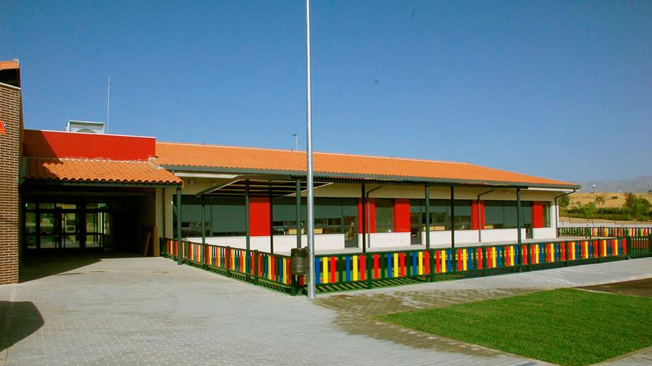 Exterior del Colegio Público Héroes del 2 de Mayo (Colmenar Viejo)