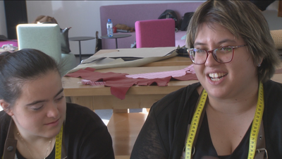 Tres jóvenes con síndrome de Down cumplen su sueño: ser diseñadoras de moda