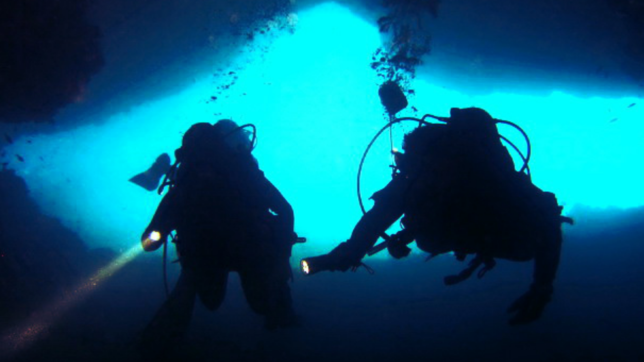 Bautismos de buceo para mujeres en Araganda