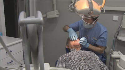 Dentaduras gratis en Madrid para mayores sin recursos