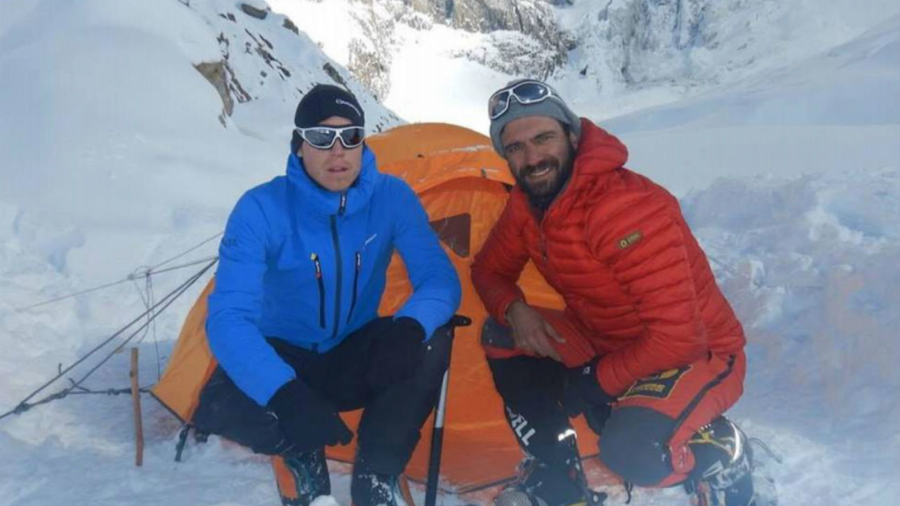Buscan a dos montañeros desaparecidos en el Nanga Parbat