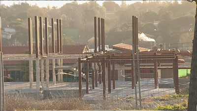 Los padres de los alumnos denuncian los retrasos de las obras en un colegio de Colmenar