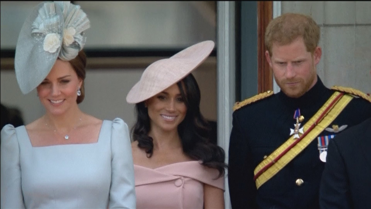 Las críticas a la casa real británica podrían acabar con acciones legales