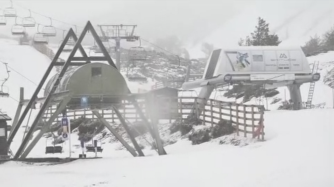 Llega la nieve a la Sierra de Madrid después de tres semanas de sequía
