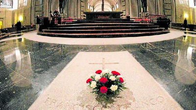 La familia Franco anuncia que recurrirá ante el Supremo y pedirá la suspensión de la exhumación