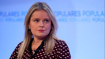 El alcalde de Ermua contacta con Marimar Blanco tras denunciar esta que no le permiten hablar en el homenaje a su hermano