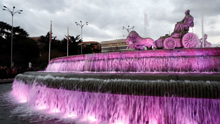 La Cibeles, de morado por el 8-M