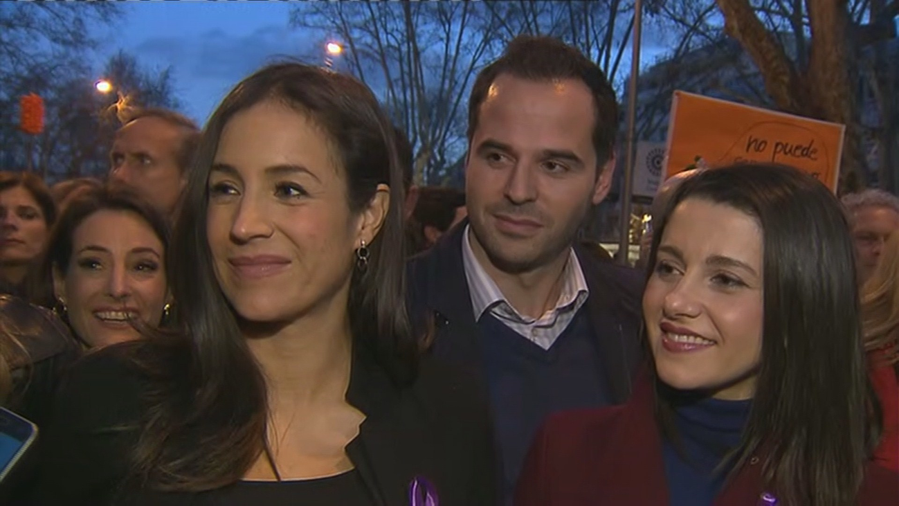 Ciudadanos defiende su "feminismo moderno" en la manifestación del 8-M