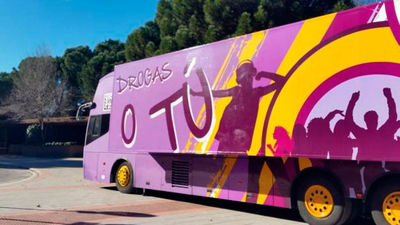 Un bus alerta de los peligros del consumo de drogas a jóvenes de Majadahonda