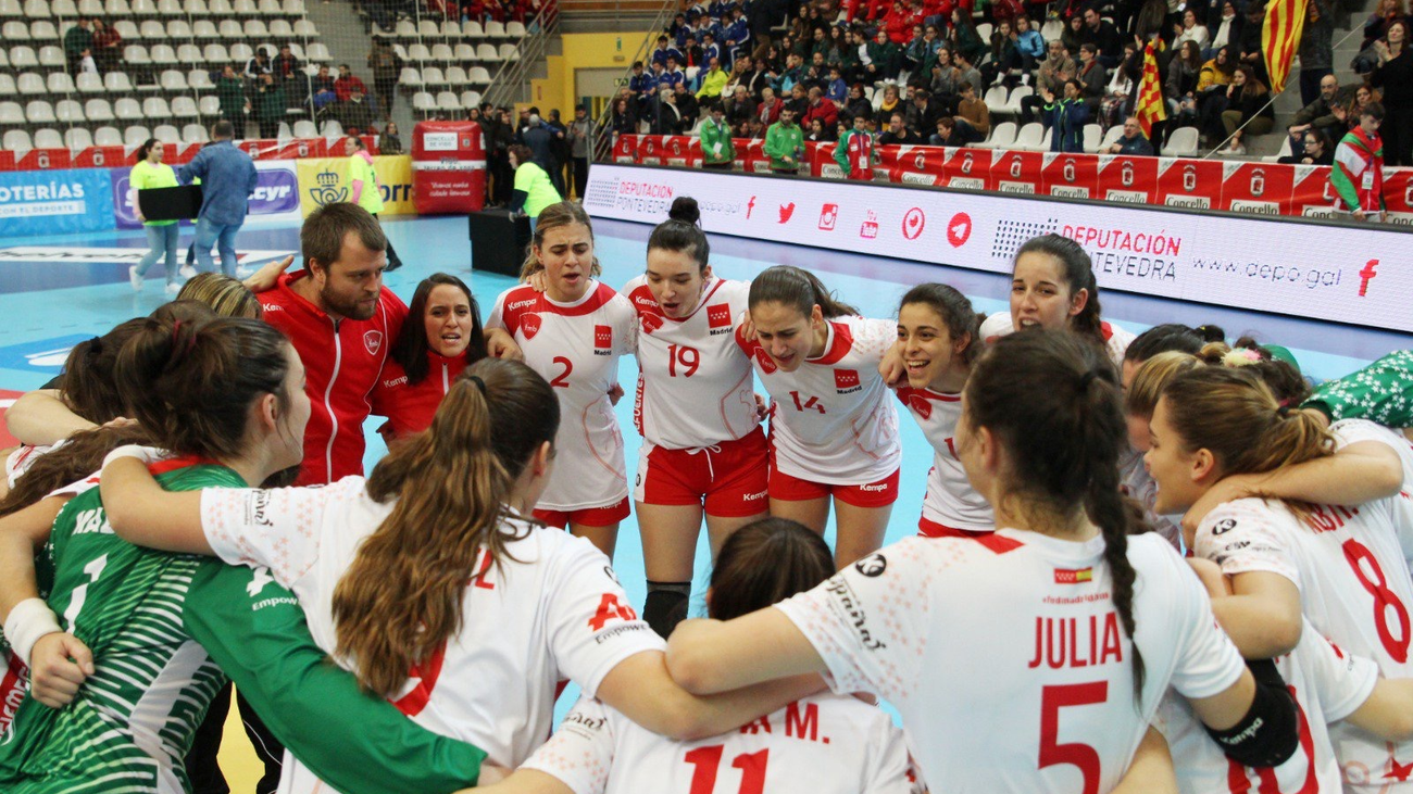 Laura Gil, de la cancha a entrenar al Balonmano Sanse