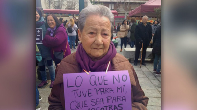 Aurelia, la abuela más viral del 8-M