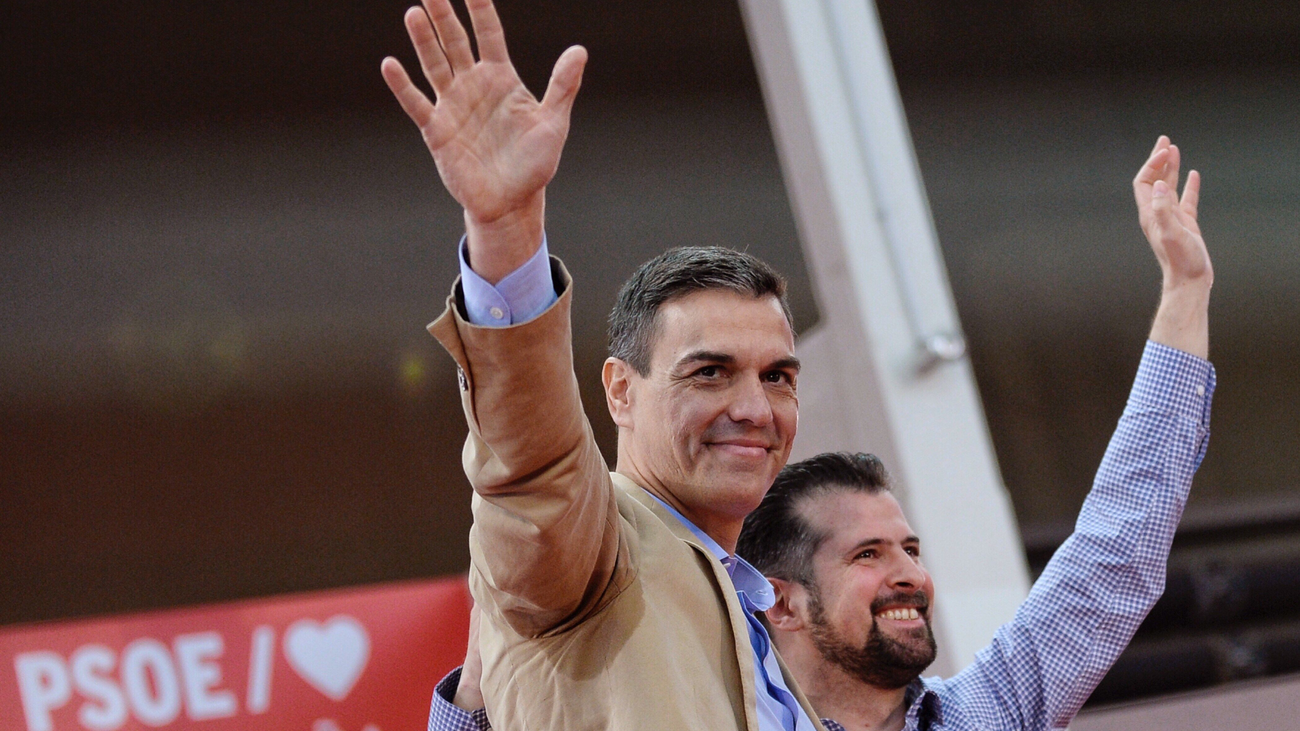 Sánchez reivindica la España del 8M, frente a la de Colón