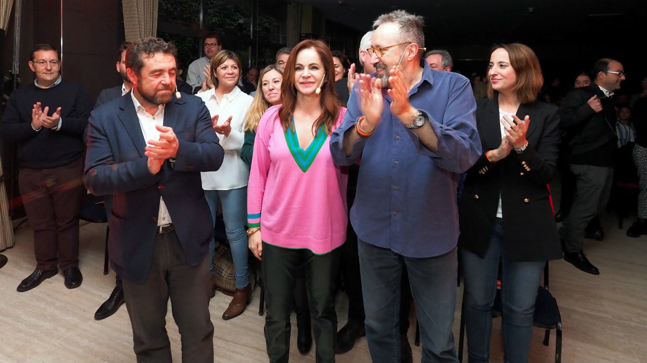 El portavoz de Cs en el Congreso, Juan Carlos Girauta y el secretario general del Grupo Parlamentario, Miguel Gutiérrez acompañan a la candidata Silvia Clemente