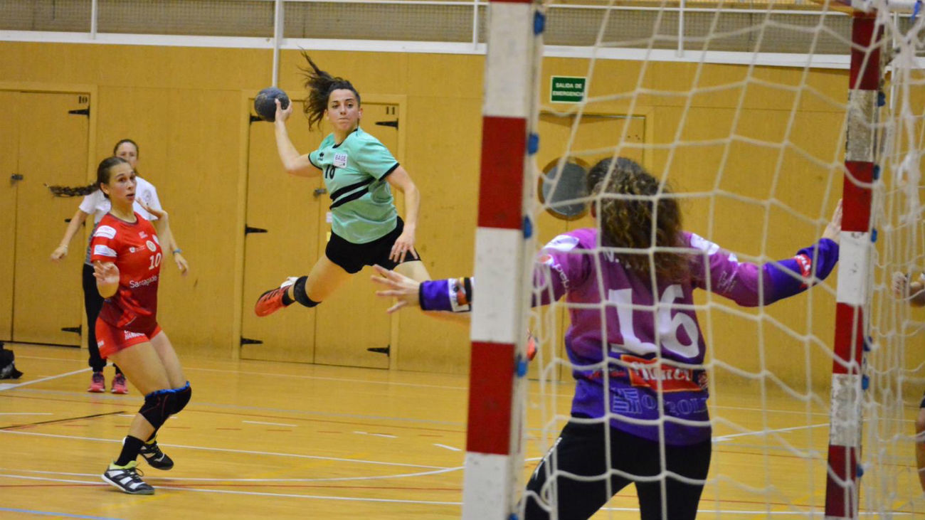 27-27. Base Villaverde y Sanse firman tablas