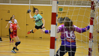 27-27. Base Villaverde y Sanse firman tablas