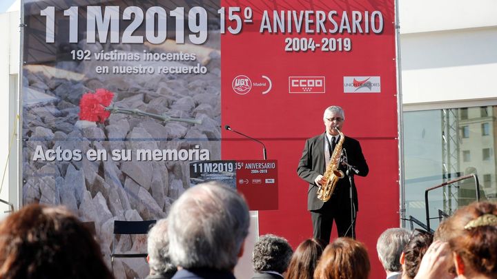 Un momento del homenaje a las víctimas del 11M que se ha rendido en la estación de Atocha, donde explosionó uno de los trenes / EFE