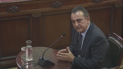 Altos cargos de los Mossos d'Esquadra pidieron a Puigdemont que rectificara