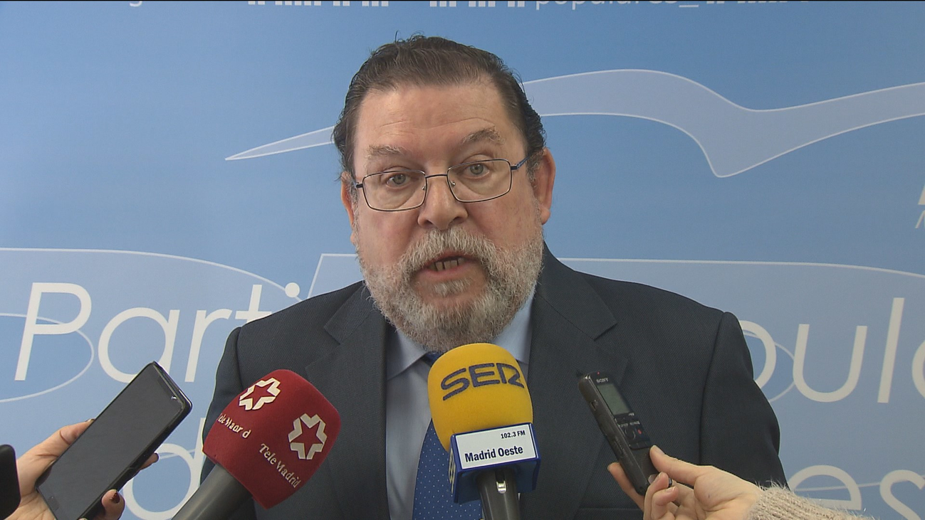 El portavoz del PP de Móstoles niega su implicación en el sobrecoste del pabellón Andrés Torrejón