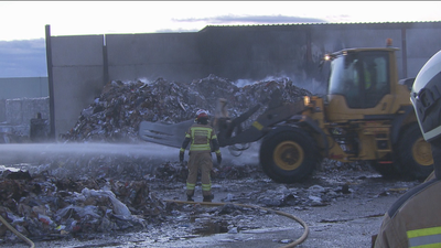 El incendio en una nave de Alcorcón ya está extinguido