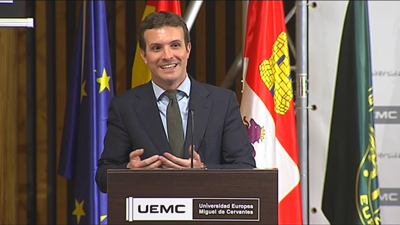 Casado tacha de 'fake news' la polémica sobre las madres inmigrantes que dan en adopción