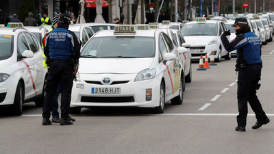 Más de 40.000 euros en multas a los taxistas por infracciones durante la huelga contra las VTC