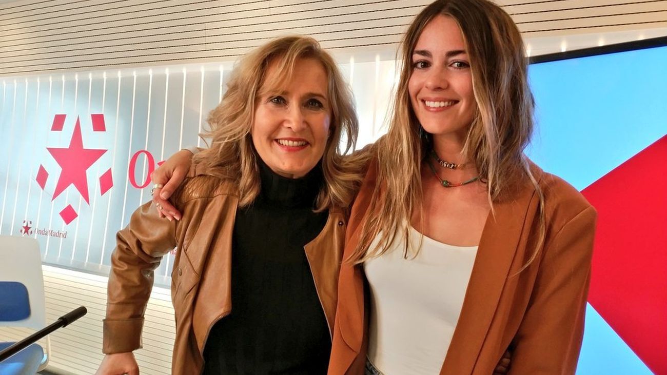 Sofía Ellar nos presenta su nueva canción 'Bañarnos en vaqueros'