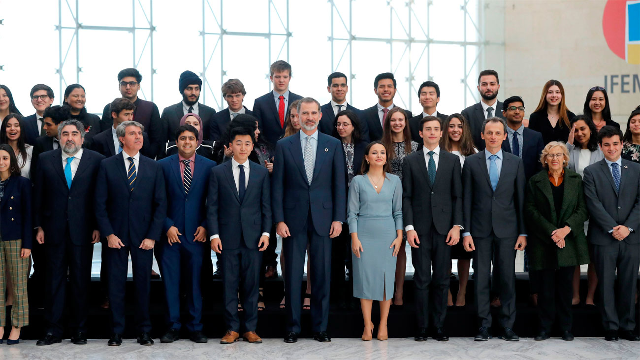 El Rey insta a los jóvenes a "cambiar y mejorar el mundo"