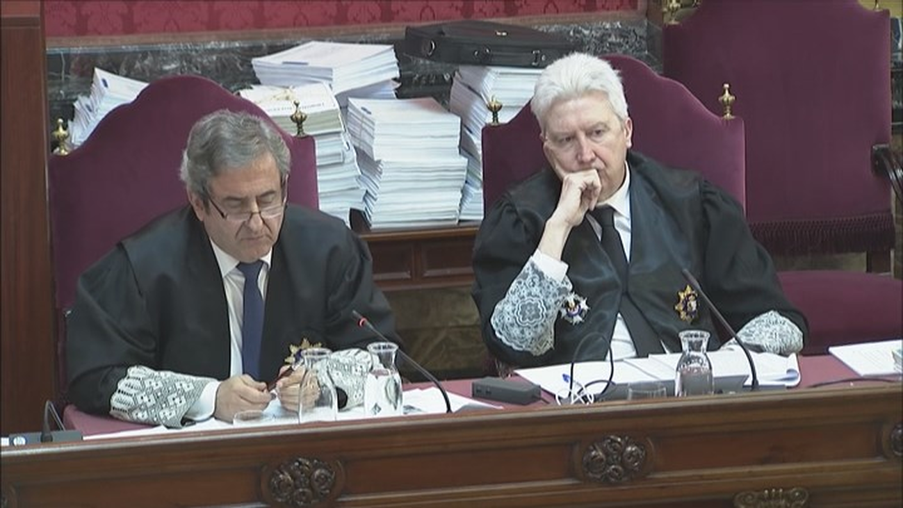 Un guardia civil acusa al 'número dos' de Junqueras de destruir "papeles" en el registro del 20-S