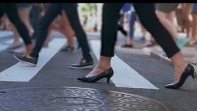 Las mujeres se rebelan 'a la japonesa' contra los tacones para ir al trabajo