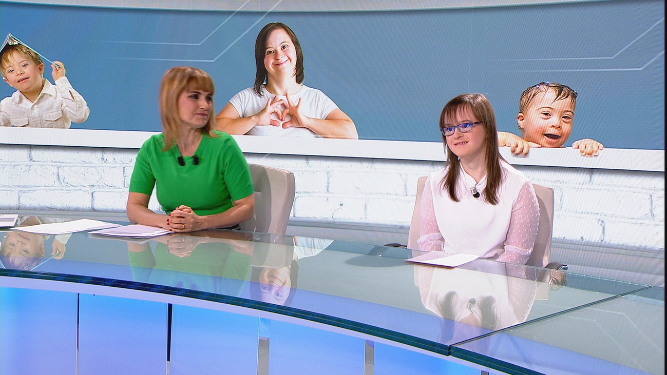 Carmen, fichaje de Telemadrid para presentar una noticia en el Día del Síndrome de Down