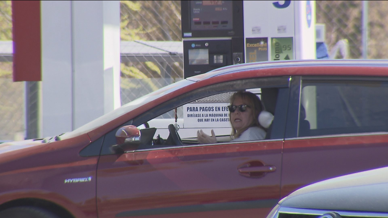 Las gasolineras de autoservicio, barreras para la discapacidad