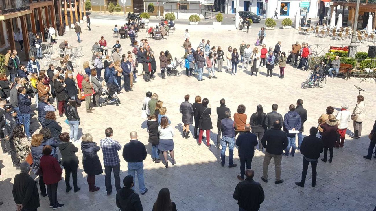 Concentración de condena de la agresión sexual a una joven frente al Ayuntamiento de Ciempozuelos