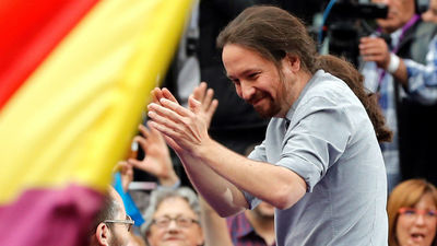 Iglesias, recibido con gritos de "Sí, se Puede" en su vuelta tras la baja