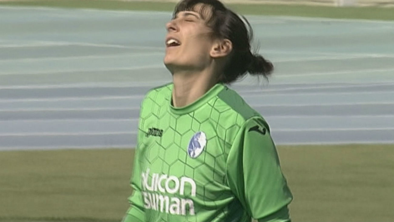 Gol de Sole, de Las Rozas, en propia puerta, ante el Atleti C (0-2)