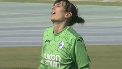 Gol de Sole, de Las Rozas, en propia puerta, ante el Atleti C (0-2)