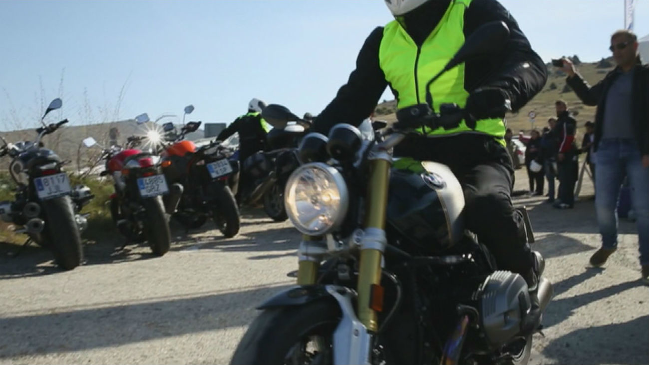 Un curso gratuito enseña a los motoristas veteranos a no confiarse