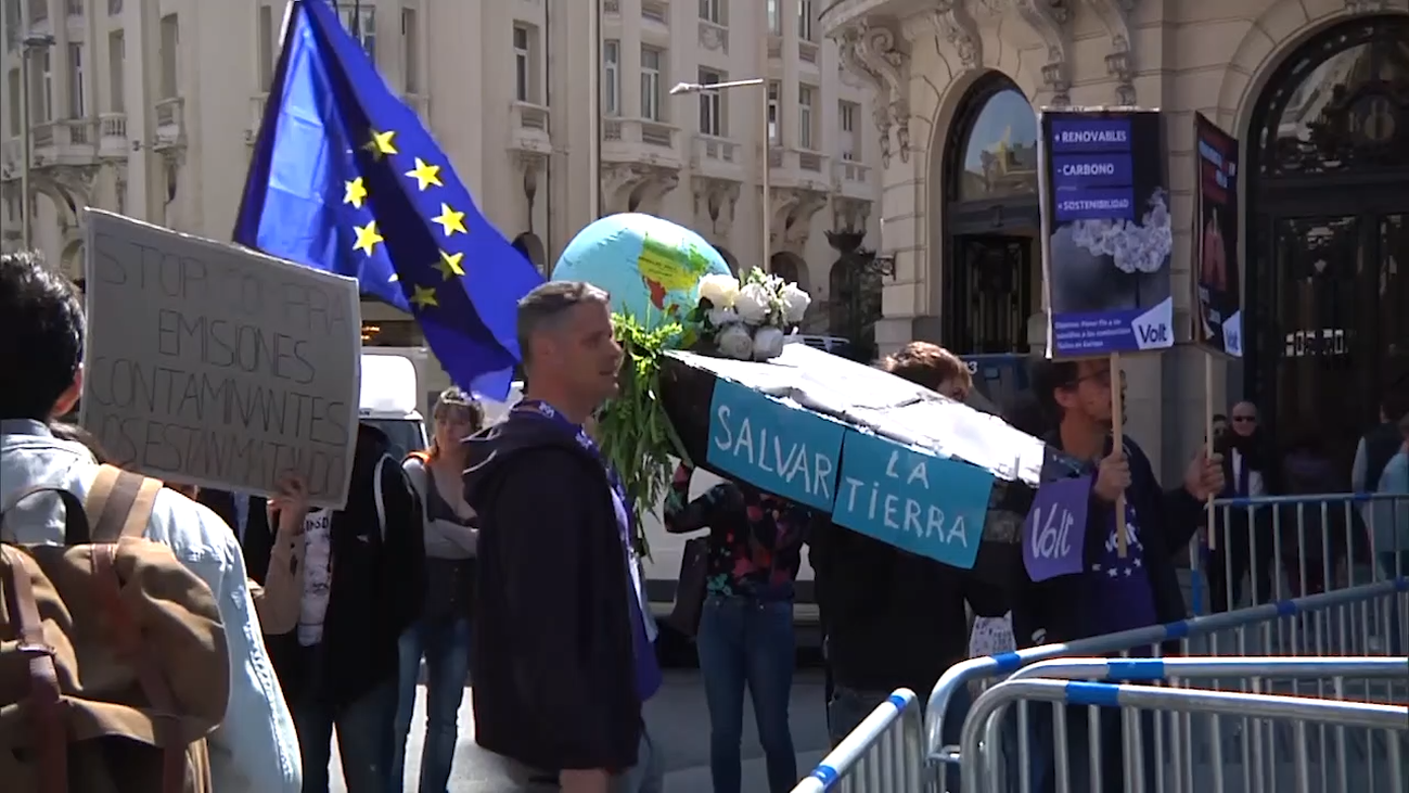 Los jóvenes de Madrid siguen la lucha contra el cambio climático