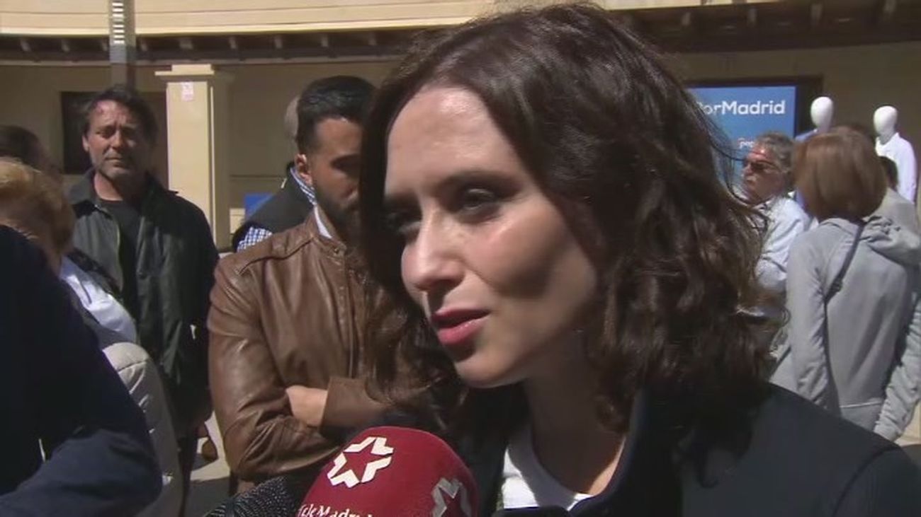 Ayuso promete un hospital para la Sierra Norte, una zona despoblada