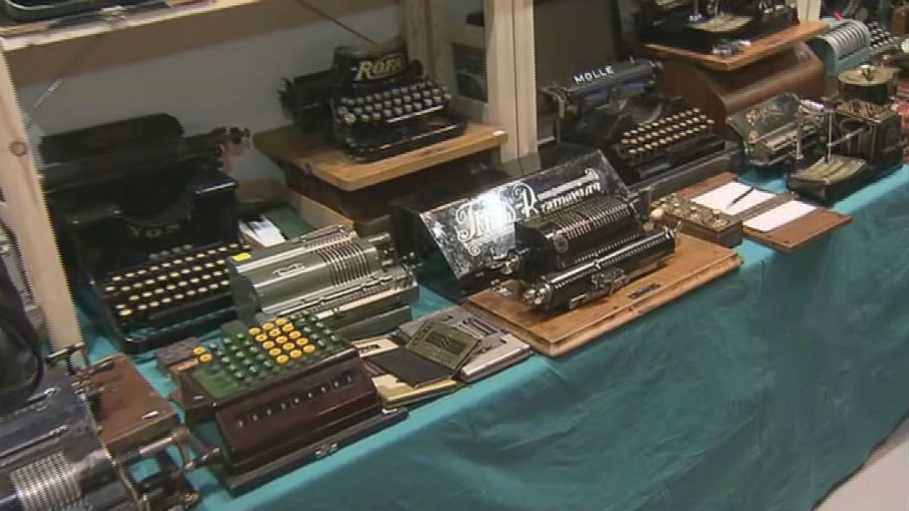 Madrid viaja al pasado con la feria Almoneda