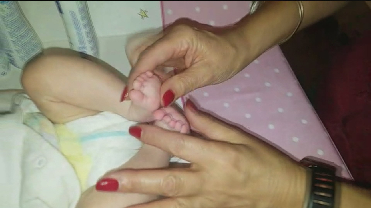 Familias de bebés por subrogación en Ucrania y Georgia se sienten "indefensos"