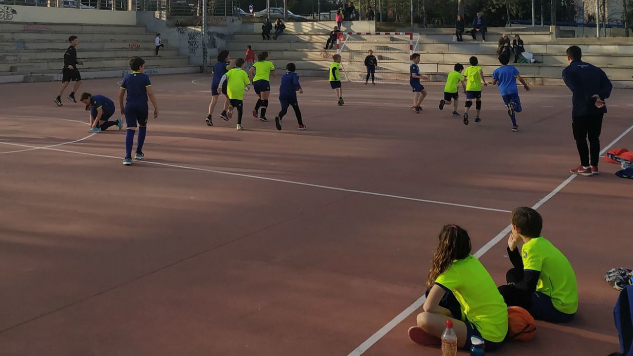 Ser árbitro es un premio en el Balonmano Base Villaverde