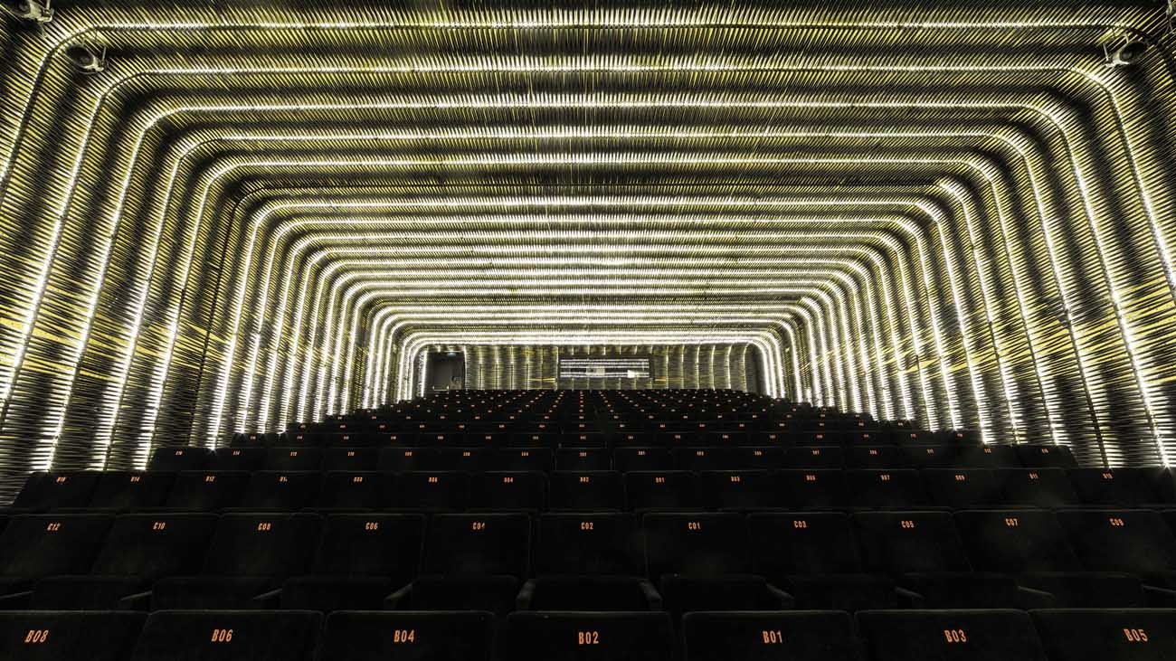 La Sala Azcona está considerada como una de las salas de cine más espectaculares de Europa.