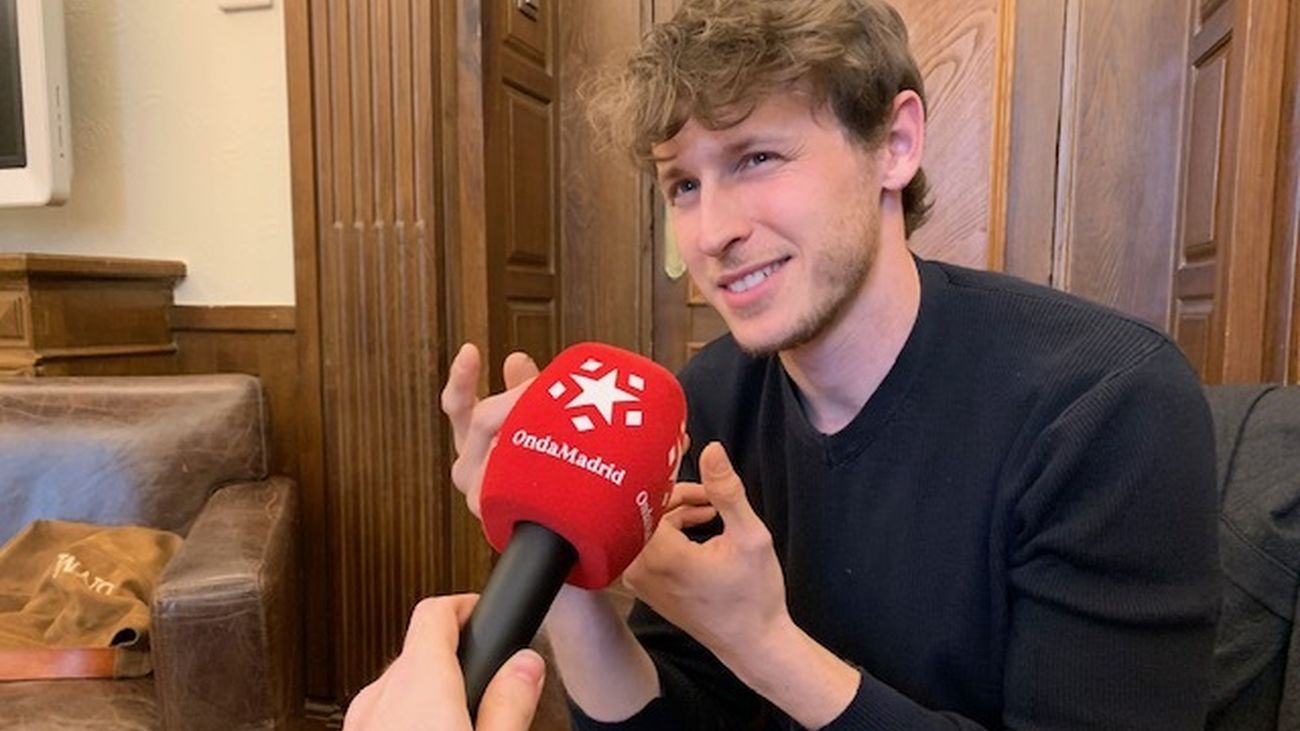 Nicolás Coronado presenta el documental "Kómoda"