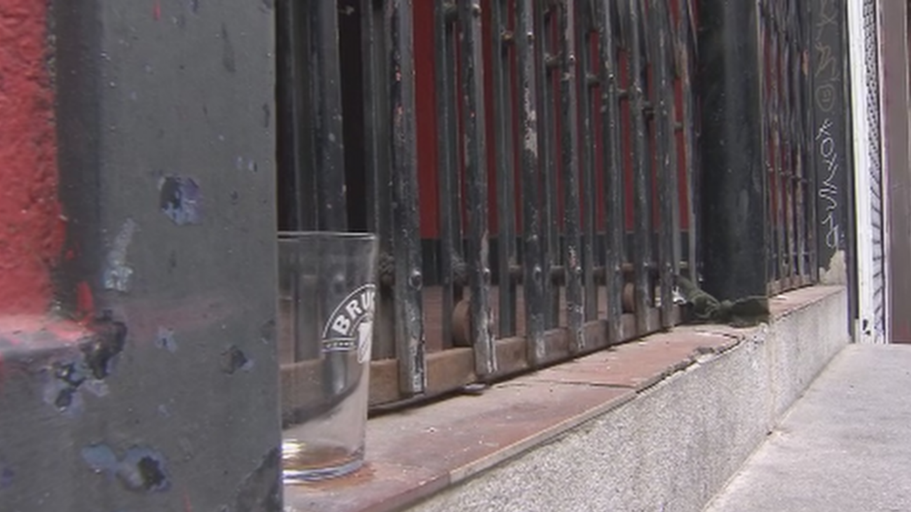 Hartos de las fiestas ilegales en Moncloa