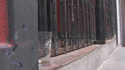 Hartos de las fiestas ilegales en Moncloa