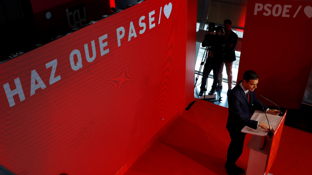 El PP se burla de 'Haz que pase', el lema de campaña del PSOE