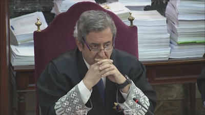 Un mando de la Policía acusa a un mosso de frenarles el 1-O al grito de "dejad votar"