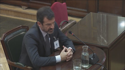 Puigdemont avisó de que si el 1-O había violencia, declararía la independencia